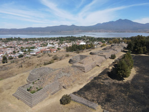 Tzintzuntzan-michoacan-piramides-lago