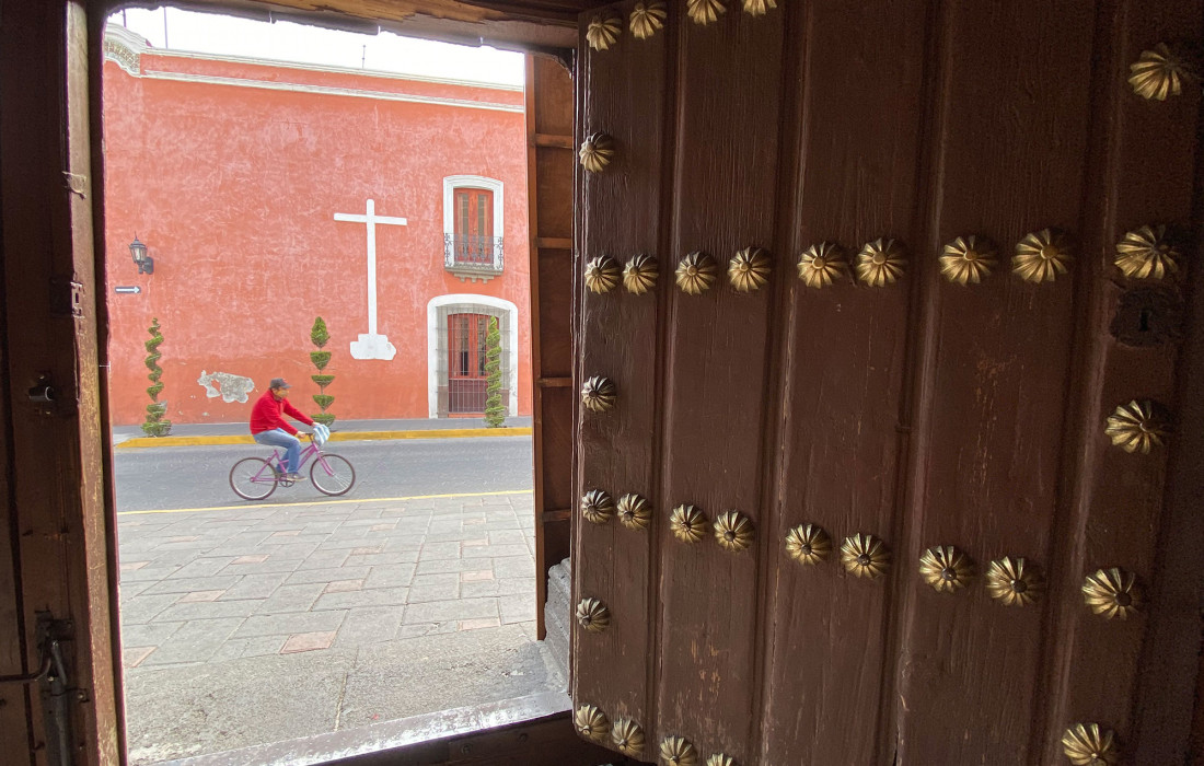 tlaxcala-huamantla-artesanias-alfombras-bastones